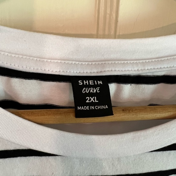 SHEIN curve striped tee with heart - Picture 3 of 4